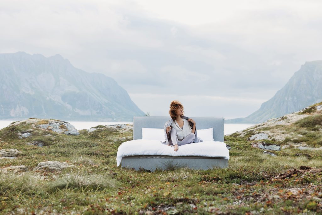 Bett_Landschaft_Surferin_LO_IMG_2252_231107